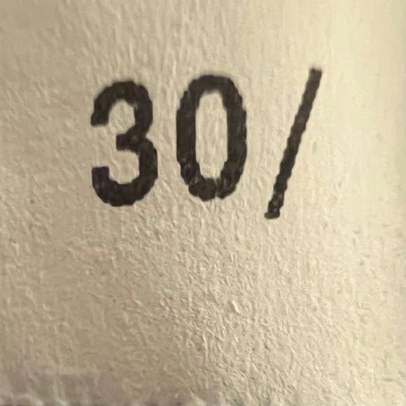 MAVI Jean Co. Medium Wash Denim 5 Pocket Riveted Distressed Zipper Shorts Sz 30 - Picture 9 of 12